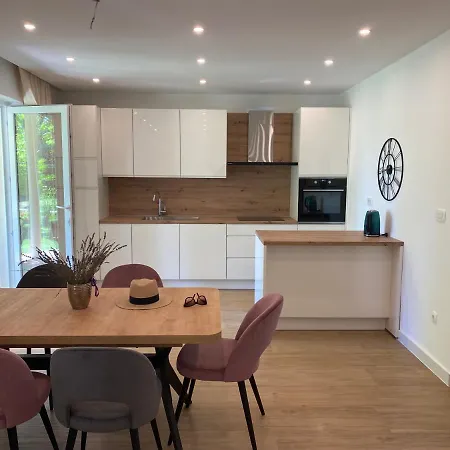 Apartments Xenia Pakostane Пакоштане