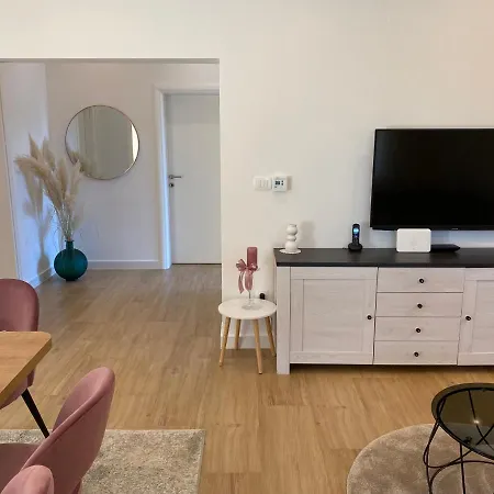 Apartments Xenia Pakostane Lägenhet *