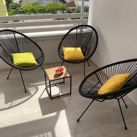 Apartments Xenia Pakostane Апартаменты *