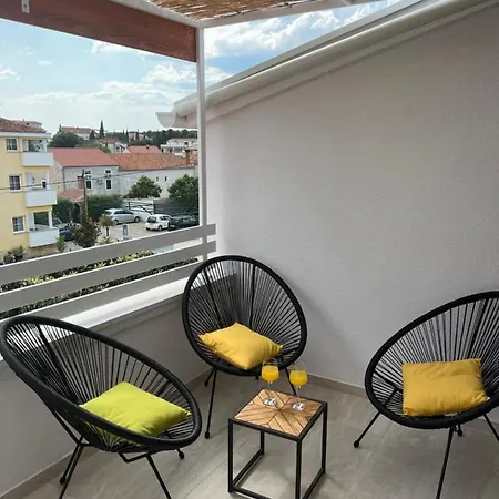 Apartments Xenia Pakostane Пакоштане