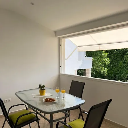 Апартаменты Apartments Xenia Pakostane Пакоштане