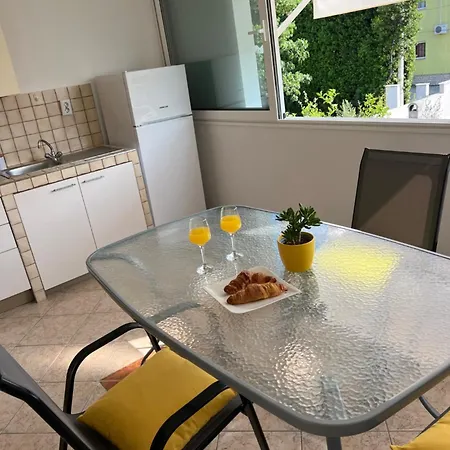 Apartments Xenia Pakostane Lägenhet *
