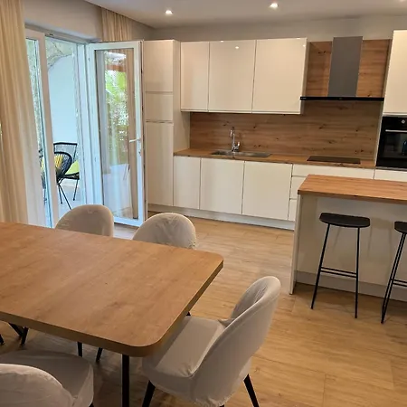 Апартаменты Apartments Xenia Pakostane Пакоштане