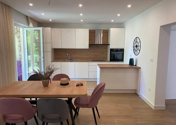 Apartments Xenia Pakostane Пакоштане