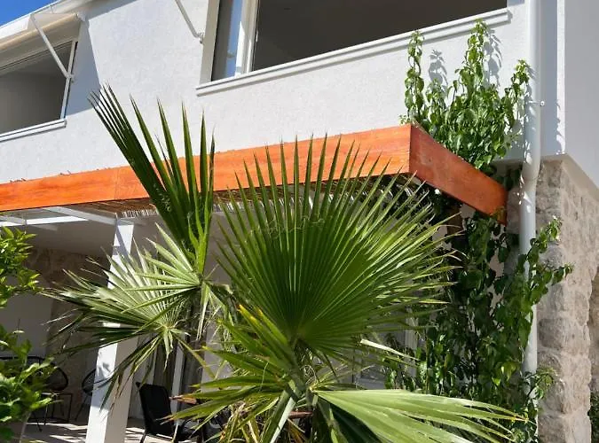 Apartments Xenia Pakostane *