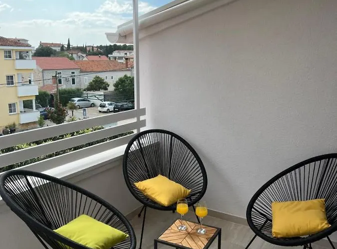 Apartments Xenia Pakostane Пакоштане