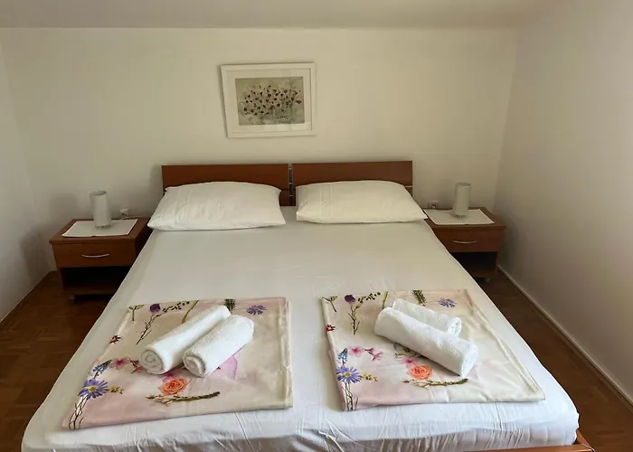 Апартаменты Apartments Xenia Pakostane