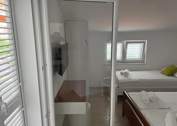 Apartments Xenia Pakostane Апартаменты *