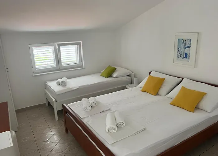 Апартаменты Apartments Xenia Pakostane