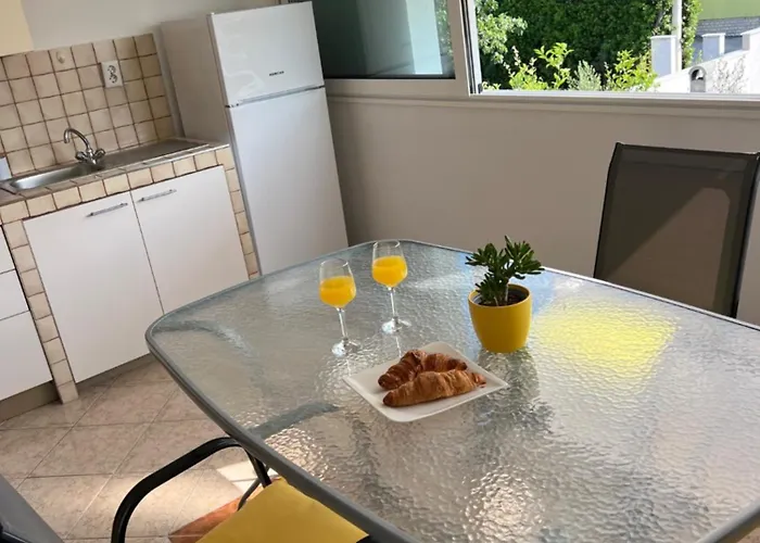 Apartments Xenia Pakostane Апартаменты *