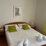 Xenia Appartement *