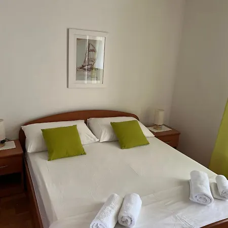 Xenia Apartment *