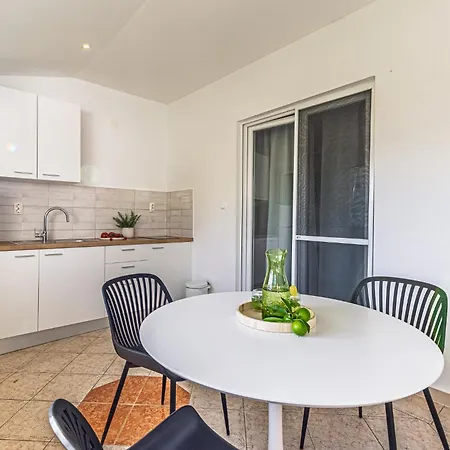 Xenia Apartament *